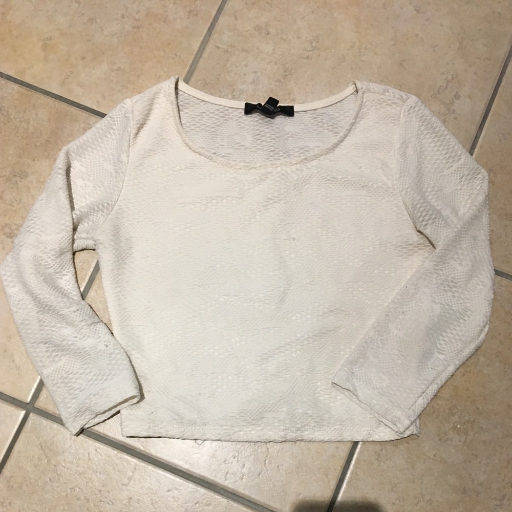 Cute white/cream crop top